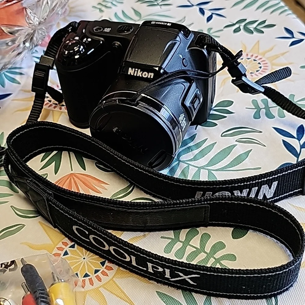 Nikon Coolpix L810 Compact Camera